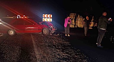 Otomobil traktöre çarptı; 2 kişi yaralı