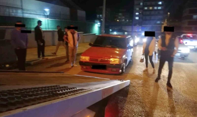 Polis ekipleri trafik kurallarını ihlal eden sürücülere geçit vermiyor