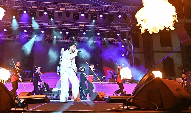 Sefo coştu coşturdu