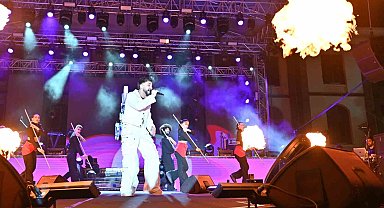 Sefo coştu coşturdu