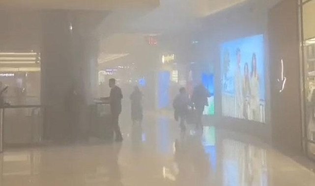 Son dakika... İstinye&#039;deki AVM&#039;de yangın paniği