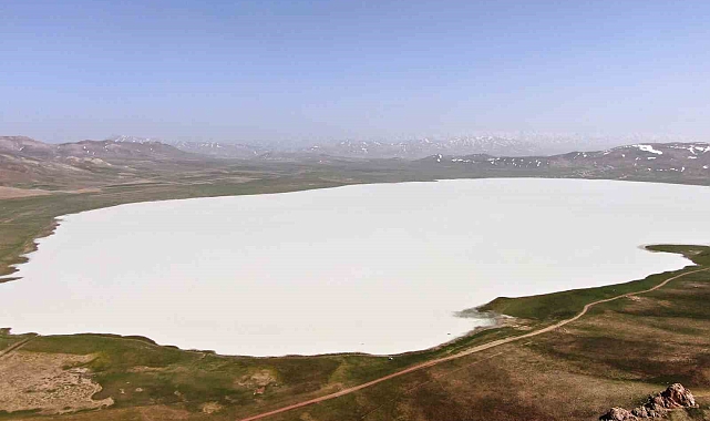 Son yağışlar Akgöl&#039;ü tekrar canlandırdı