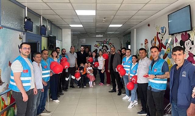 TÜRKAV Iğdır İl Başkanlığı çocukların bayramını kutladı