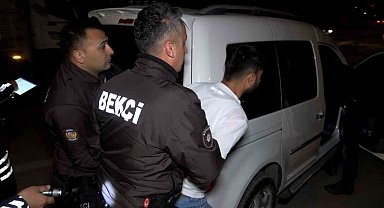 Uyuşturucuyla yakalanan alkollü sürücü polise direndi