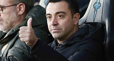 Xavi Hernandez, Barcelona'da kaldı