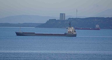 Yangın çıkan gemi Karanlık Liman'a demirletildi