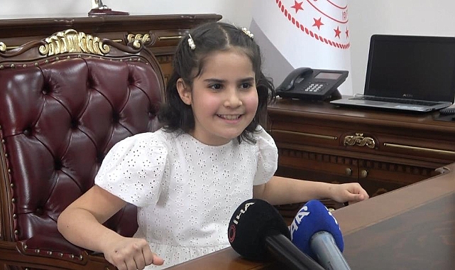 Yeni vali makama oturur oturmaz çikolata istedi