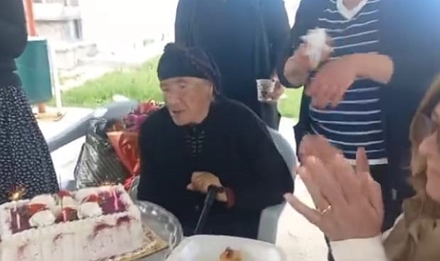102 yaşındaki Zeliha teyzeye sürpriz doğum günü