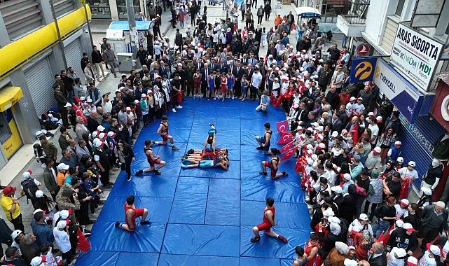 19 Mayıs etkinlikleri kortej yürüyüşü ile devam etti