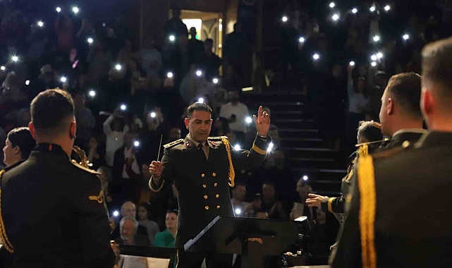 19 Mayıs&#039;a özel konser verildi