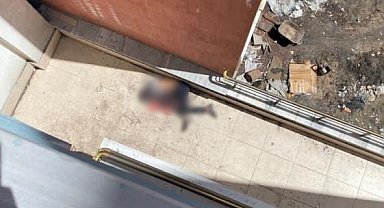 19 yaşındaki bir genç kendisini 5'inci kattan attı