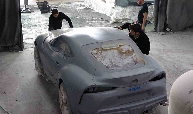 3 boyutlu yazıcılar kullanarak araba üretti