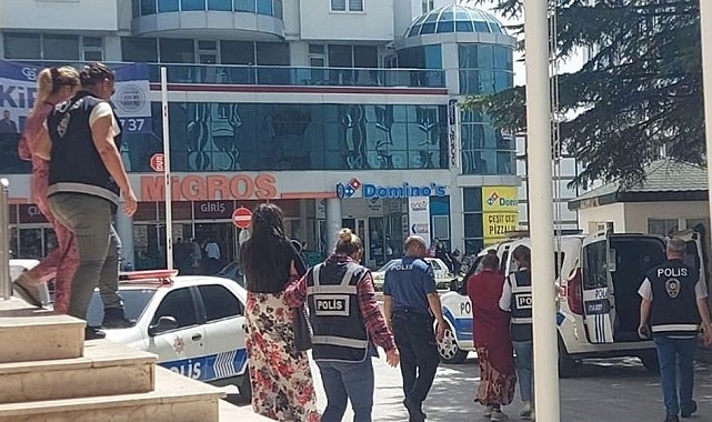 3 kadın şüpheli suçüstü yakalandı