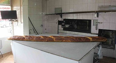 3 metre 80 santim uzunluğunda, somun ekmeği üretti
