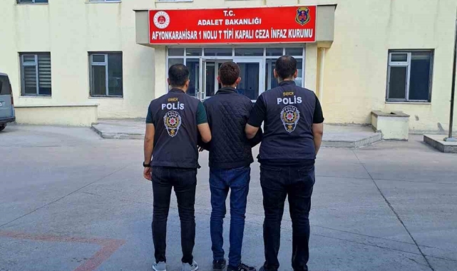 4 yıl hapis cezası ile aranan şahsı polis yakaladı