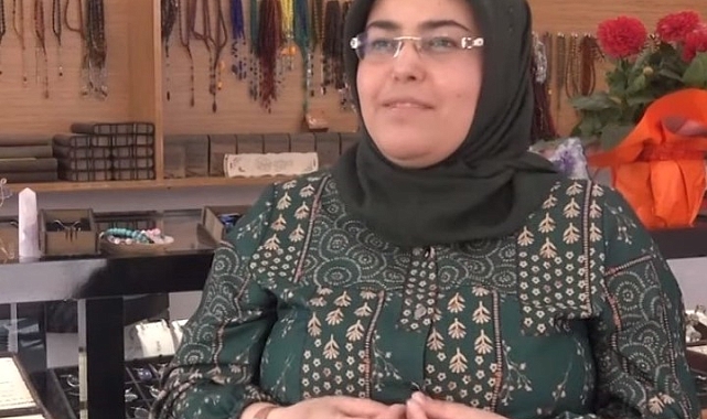 41 yaşından sonra takı yapmayı öğrenerek, kendi iş yerini açtı