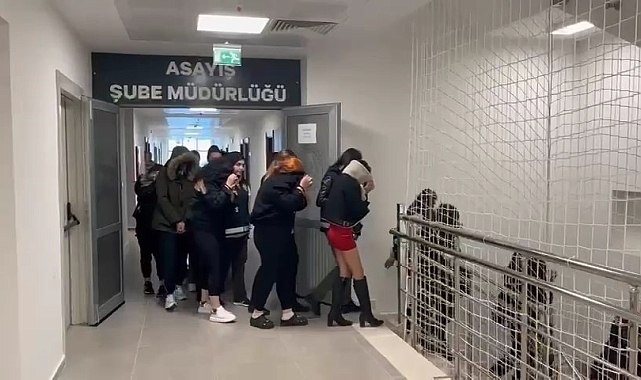 8 masaj salonuna yönelik düzenlenen fuhuş operasyonunda 9 kişi tutuklandı