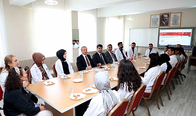 Ağrı Milli Eğitim Müdürü Kökrek, Hamur&#039;da öğretmenlere Maarif Modeli&#039;ni anlattı