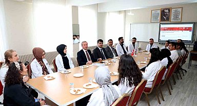 Ağrı Milli Eğitim Müdürü Kökrek, Hamur'da öğretmenlere Maarif Modeli'ni anlattı