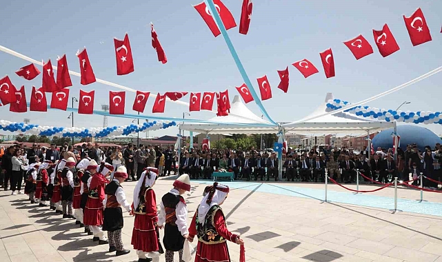 Ağrı&#039;da &quot;Geleneksel Bilim Dolu Günler&quot; bilim şenliği başladı
