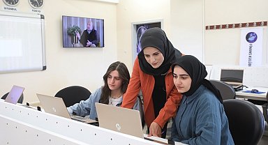 AİÇÜ İİBF'de Finans Laboratuvarı açıldı