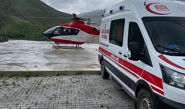 Akut apandisit tanısı konulan hasta, ambulans helikopterle Van&#039;a sevk edildi