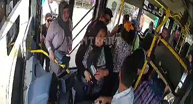 Alanya'da halk otobüsü şoförü ile yolcu arasındaki 'ücret' tartışması kamerada