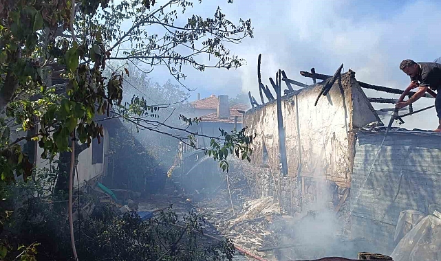 Alevlere teslim olan ev kullanılamaz hale geldi