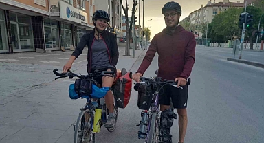 Alman çift bisikletle Meke Gölü'ne ulaştı