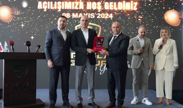 Alparslan Group&#039;tan çiftçilere muhteşem showroom