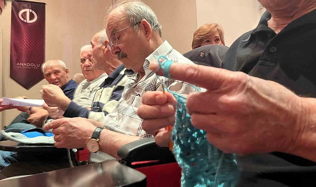 Alzaymırdan korunmanın yolunu, örgü örmekte arıyorlar