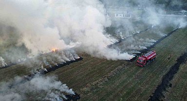 Anız yangını tek katlı eve sıçramadan söndürüldü