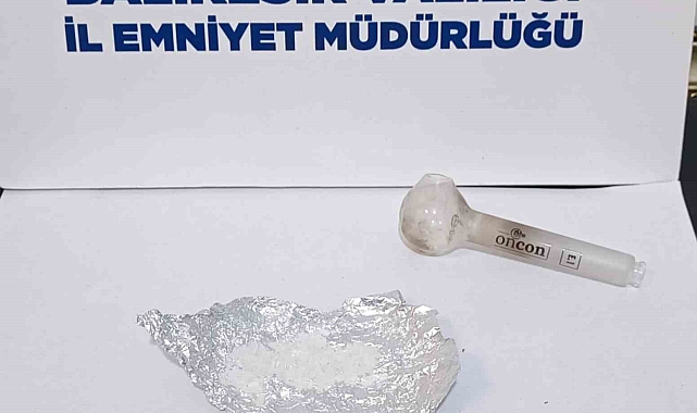 Aracın Torpido bölümünden uyuşturucu çıktı