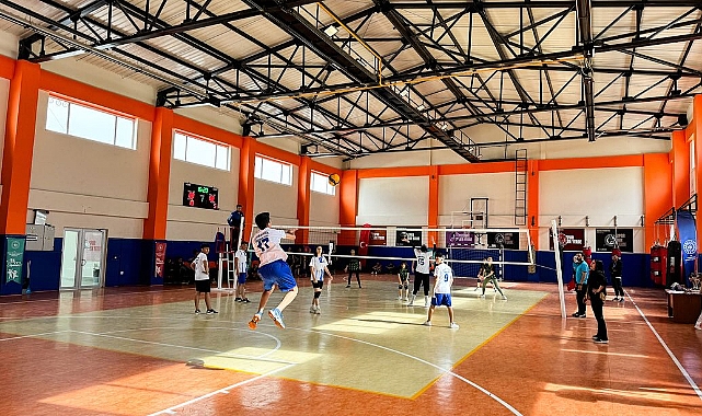 ‘Atatürk Gençliği’ voleybol turnuvası devam ediyor