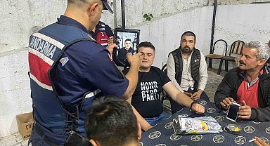 Aydın'ın bazı ilçelerinde jandarma tarafından  şok yol uygulamalarında 59 bin 705 TL idari para cezası uygulandı