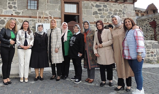 Azime Çiftçi, Melek Öğretmeni yalnız bırakmadı