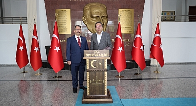 Bakan Yardımcısı Ahmet Gümen Vali Ercan Turan’ı ziyaret etti