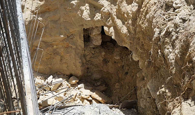 Başakşehir&#039;de ilginç olay, inşaat çalışması sırasında mağara ve kanal bulundu