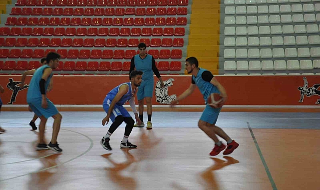 Basketbol Turnuvası'nın bölge müsabakaları nefesleri kesiyor