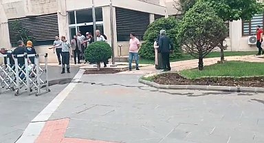 Batman Belediyesi önünde kendini yakmak istedi