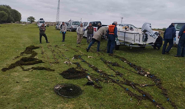 Bilinçsizce atılan ağlar onlarca canlının ölmesine sebep oldu