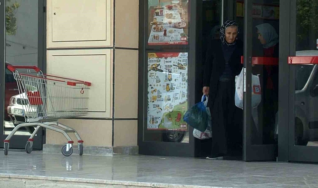 BİM şubesinde &#039;skandal&#039; görüntü