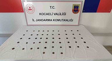 Bir şahsın üzerinde yapılan aramada 53 sikke çıktı