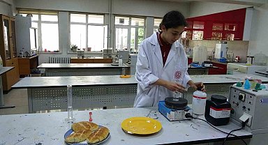 Bitki özlerinde küflenmeyi geciktiren katkı maddesi üretip bölge birincisi oldular