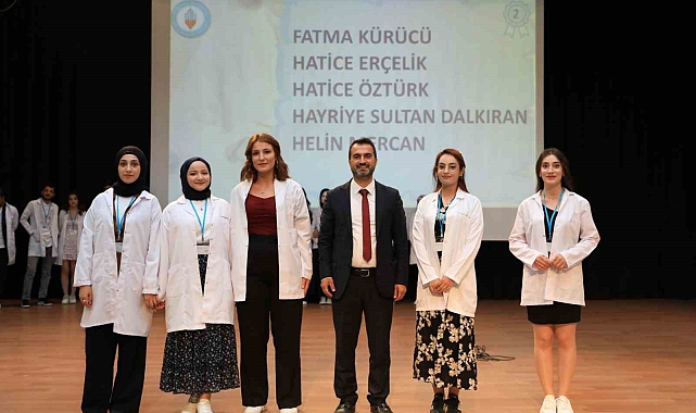 Bitlis Eren Üniversitesinde BEÜ&#039;DE beslenme ve diyetetik önlük giyme töreni gerçekleştirildi