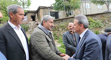 Bitlis Valisi Karaömeroğlu, şehit ailelerini ziyaret etti