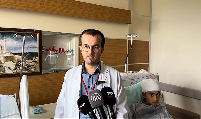 Bitlis&#039;te oyun oynadığı sırada başına gelen taş doktorlarin-dikkati-beyin-kanamasi-geciren-zeyneb-i-hayata-bagladi