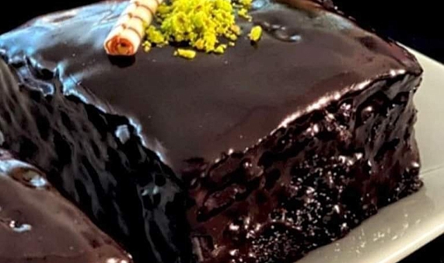 Bol Soslu Islak Kek Tarifi