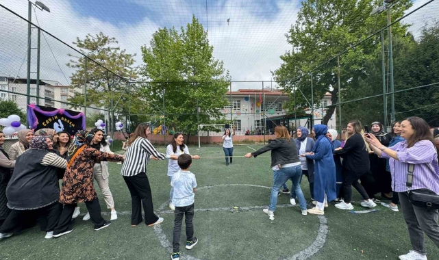 Bu sefer çocuklar yerine anneler eğlendi