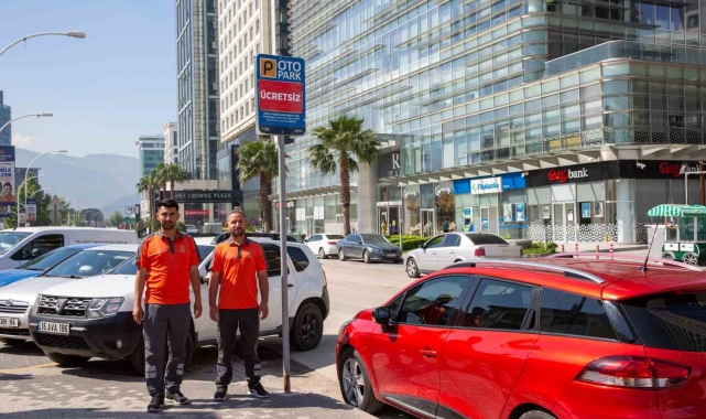 Büyükşehir &#039;ücretsiz otopark&#039; alanlarında görev başında